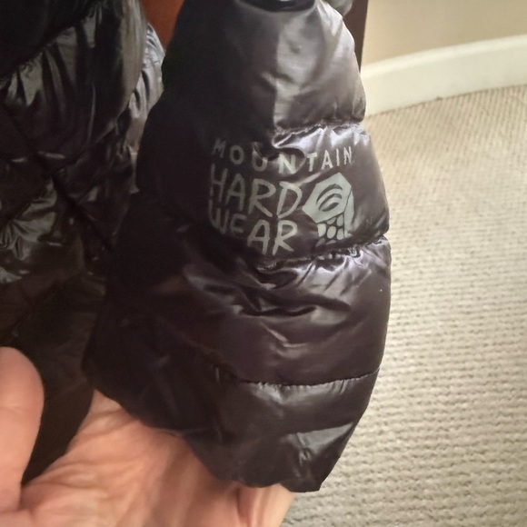 Mountain Hardwear Ghost Whisperer Shiny Black Puffer Jacket with hoody - Picture 3 of 10